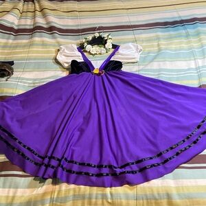 Girl’s Snow White Costume with Floral Headband.  EUC!